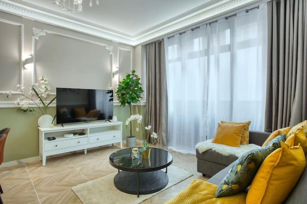Charming Apart New 2 Bedrooms With Aircon Paris Ngoại thất bức ảnh